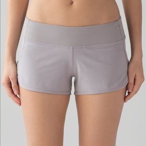 Lululemon speed up low rise shorts 2.5”